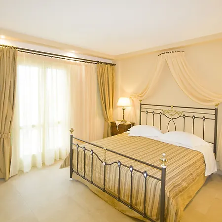 Anassa Deluxe Hotel 4*